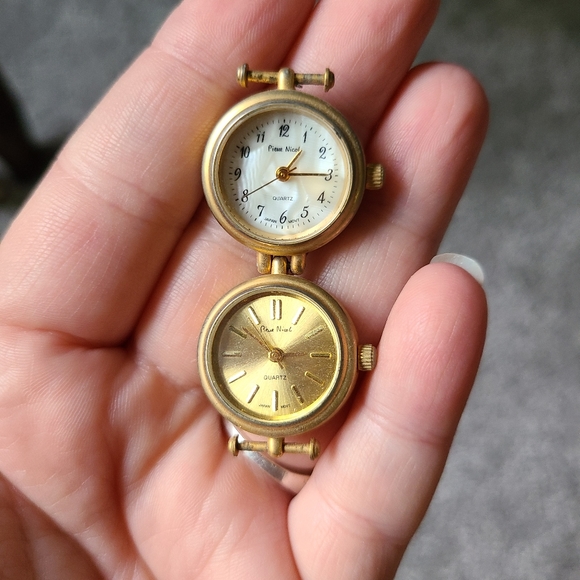 Vintage Jewelry - Two time zone watch